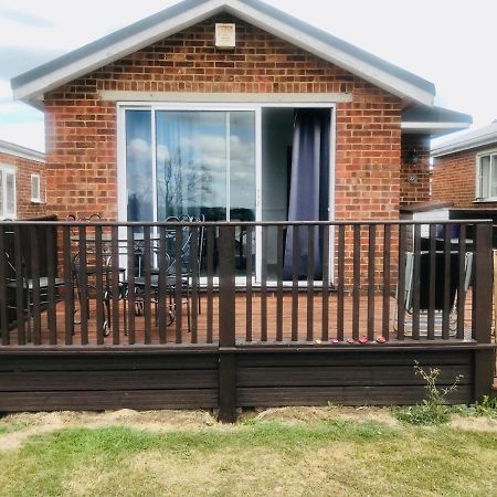 Leysdown-On-Sea Saddlebrook Holiday Park 3 Bedroom Brick Built Chalet Bungalow Luaran gambar
